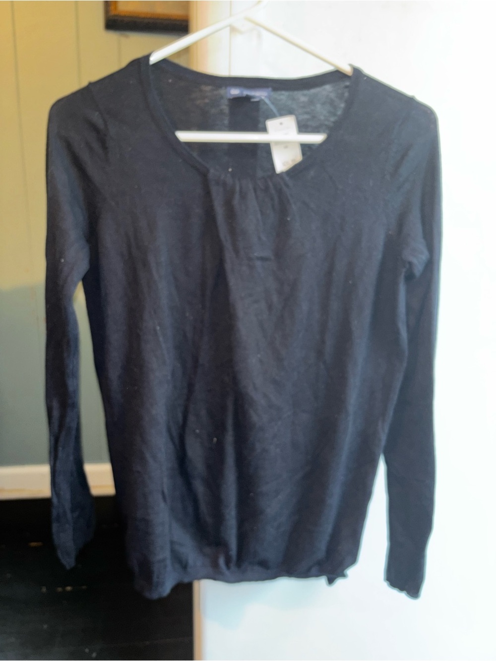 Women’s Long-Sleeve Black Top made in cashmere